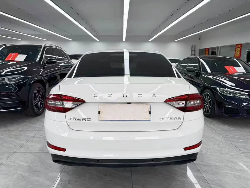 Volkswagen Octavia — фото 5