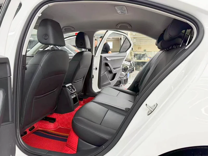 Volkswagen Octavia — фото 8