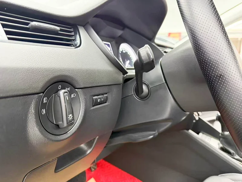 Volkswagen Octavia — фото 10