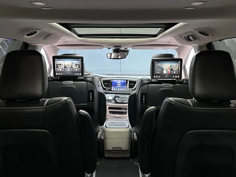 Jeep Grand Voyager Imported — фото 29