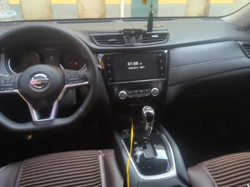 Nissan X-Trail — фото 12