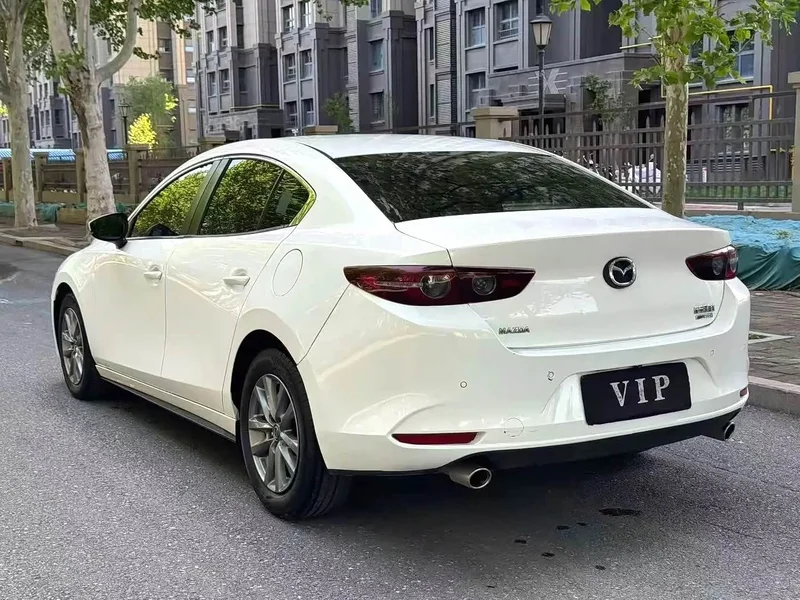 Mazda 3 Axela — фото 9