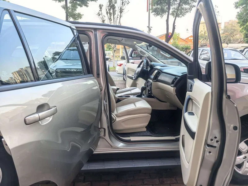 Ford Everest — фото 14