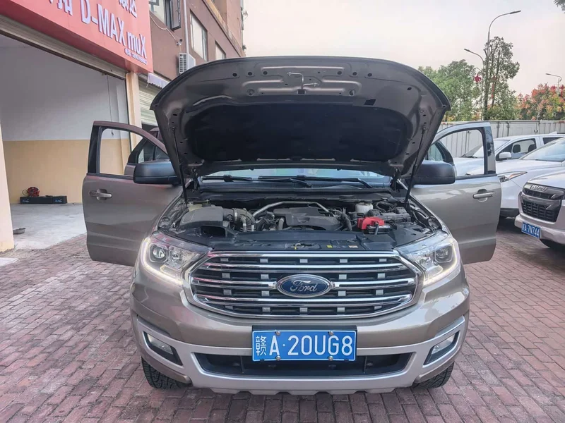 Ford Everest — фото 17