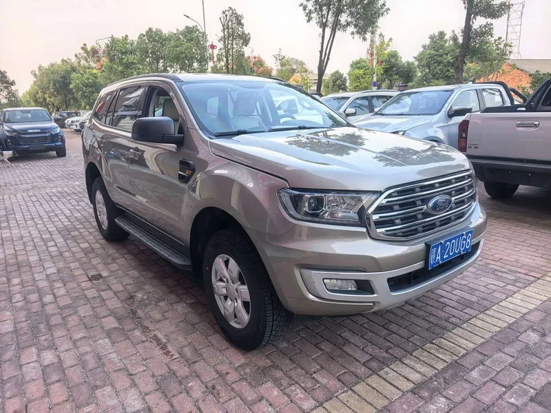 Ford Everest — фото 3