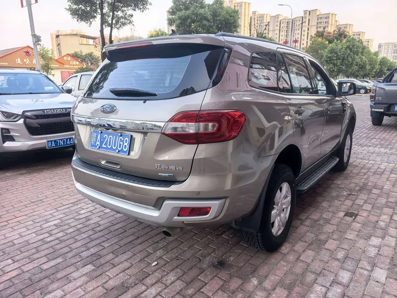 Ford Everest — фото 4