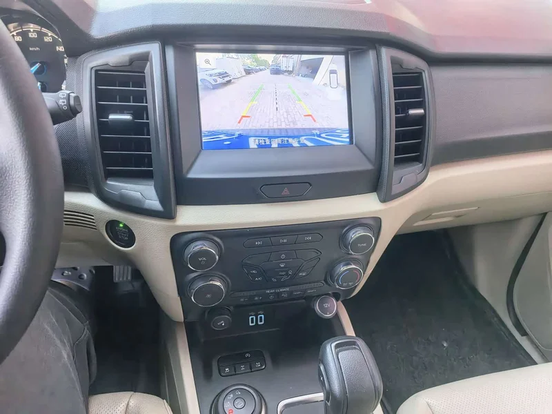 Ford Everest — фото 10