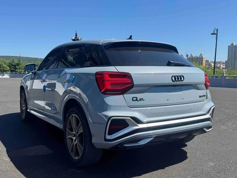Audi Q2L — фото 4