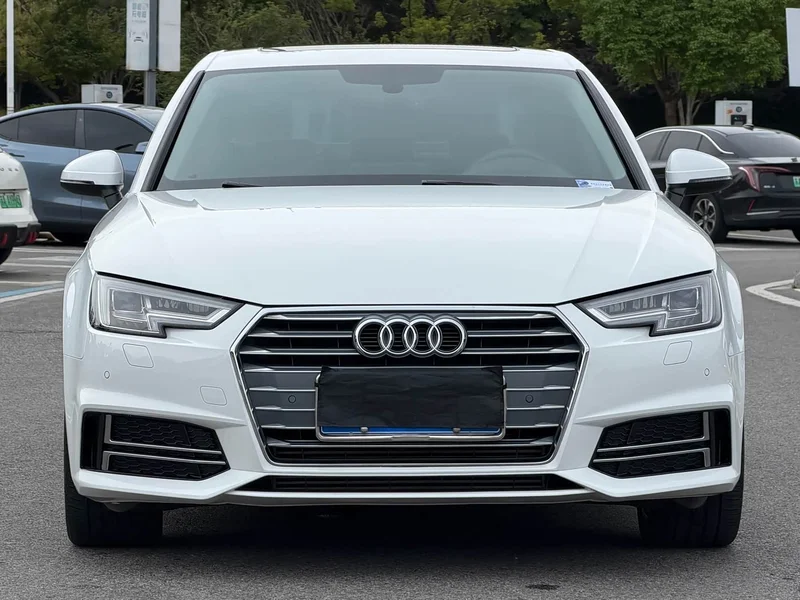 Audi A4L — фото 2