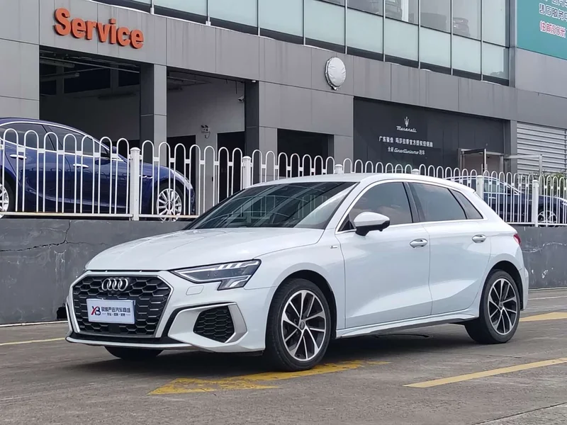Audi A3 — фото 1