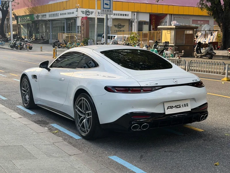 Mercedes-Benz AMG GT — фото 12