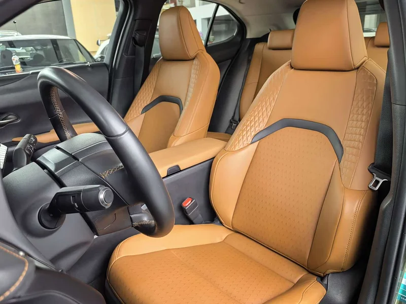 Lexus UX — фото 12