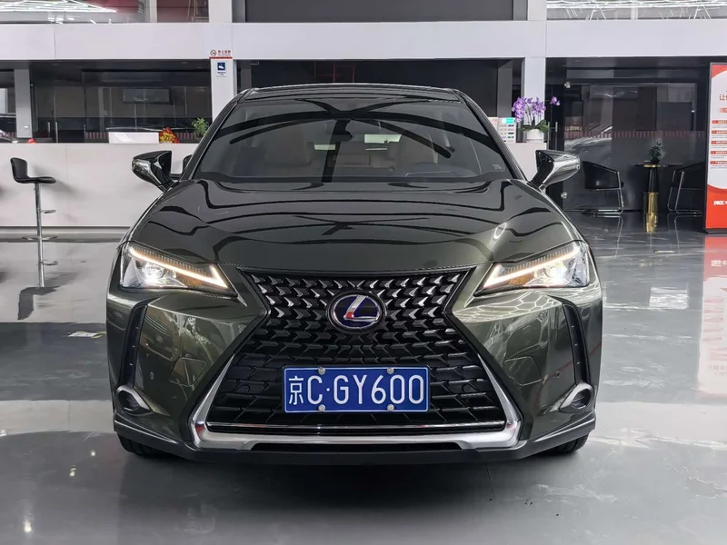 Lexus UX — фото 2