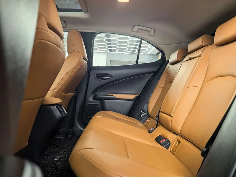 Lexus UX — фото 22