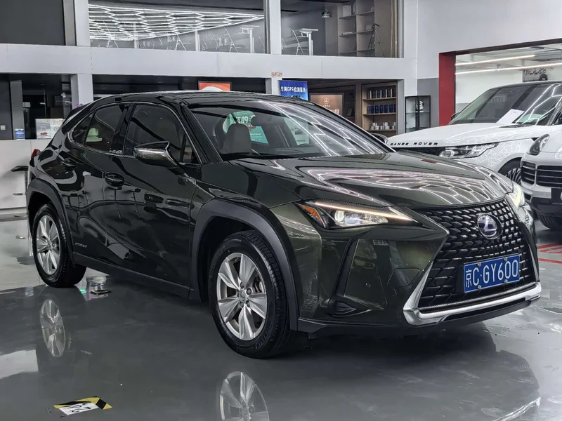 Lexus UX — фото 3
