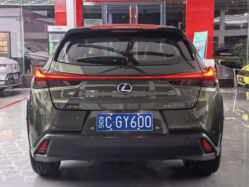 Lexus UX — фото 6
