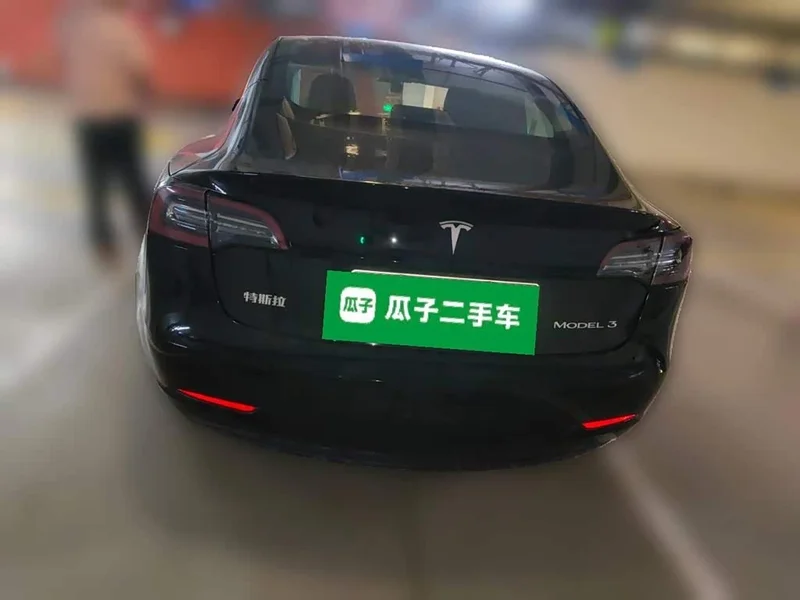 Tesla Model 3 — фото 3