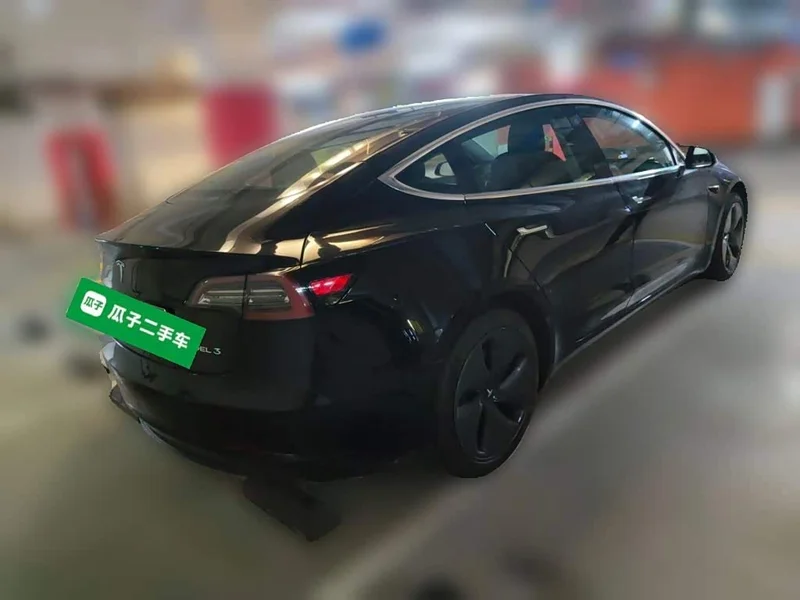 Tesla Model 3 — фото 4