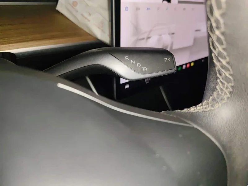 Tesla Model 3 — фото 10