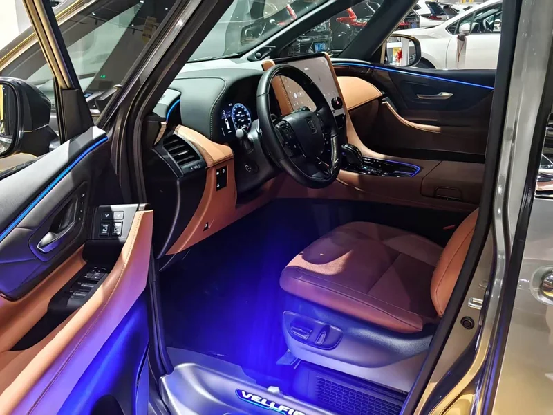 Toyota Vellfire — фото 6