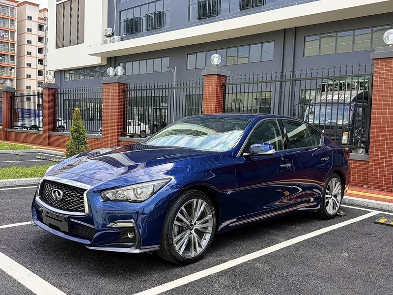 Infiniti Q50L — фото 1