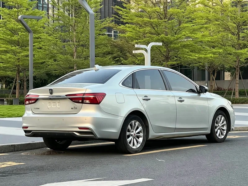 Roewe i6 New Energy — фото 9