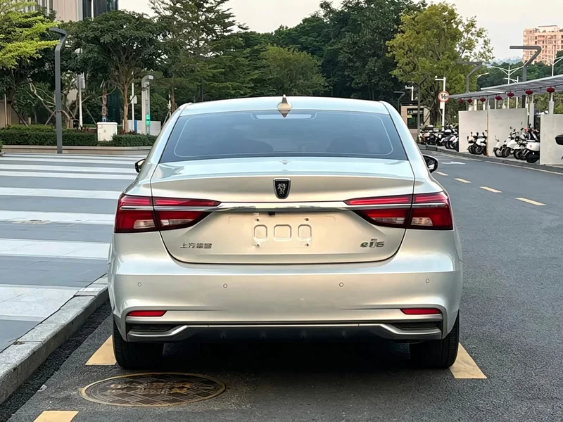 Roewe i6 New Energy — фото 10