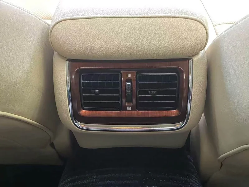 Toyota Crown — фото 15