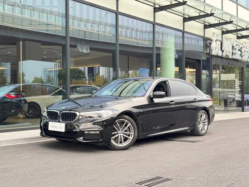 BMW 5-Series — фото 1