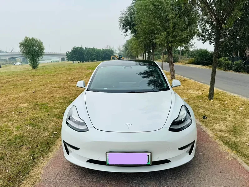 Tesla Model 3 — фото 2