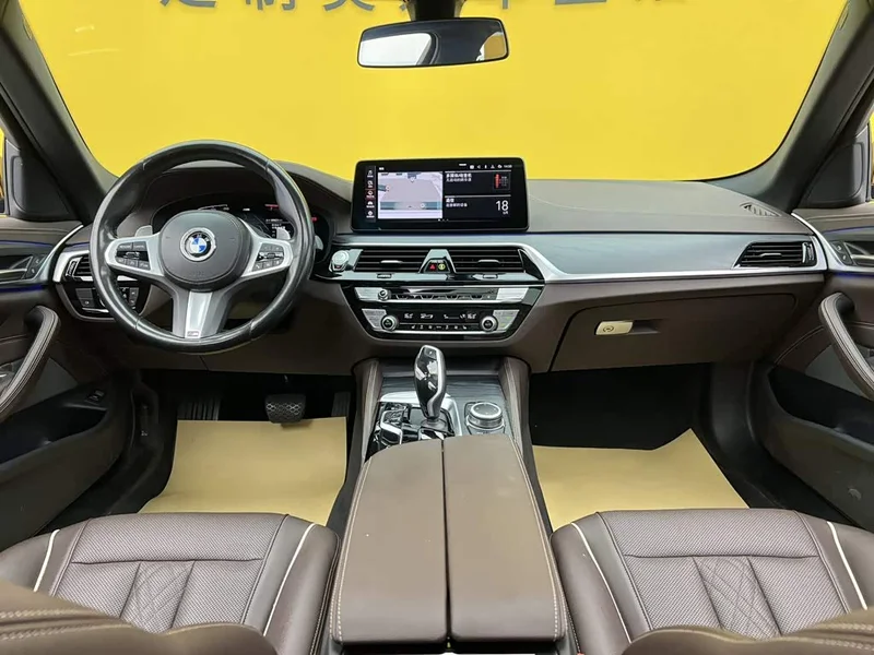 BMW 5-Series — фото 15