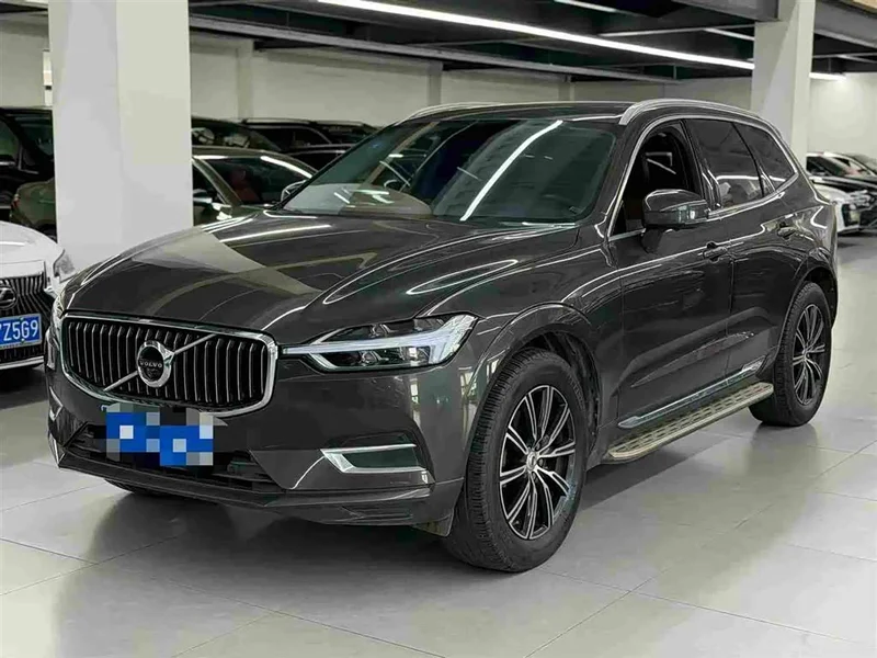 Volvo XC60 — фото 1