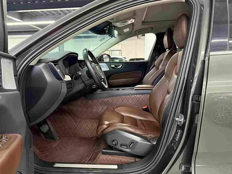 Volvo XC60 — фото 3