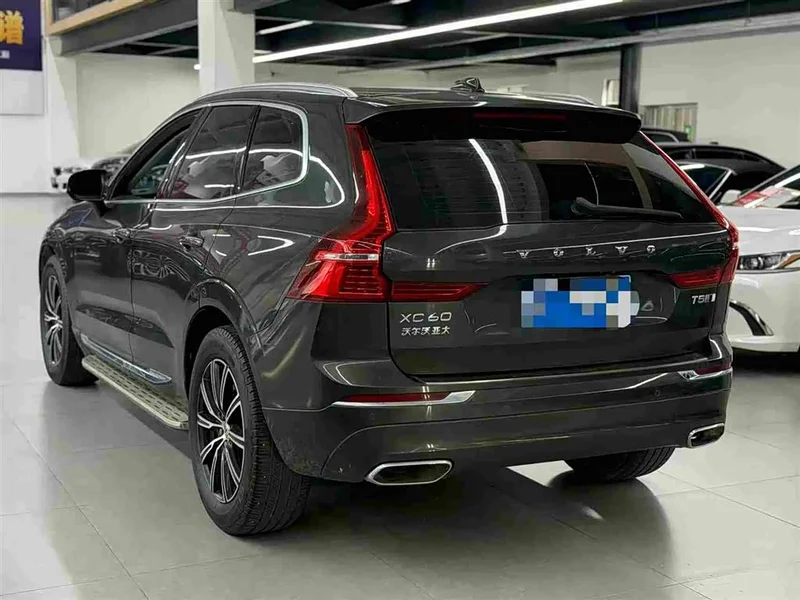 Volvo XC60 — фото 9