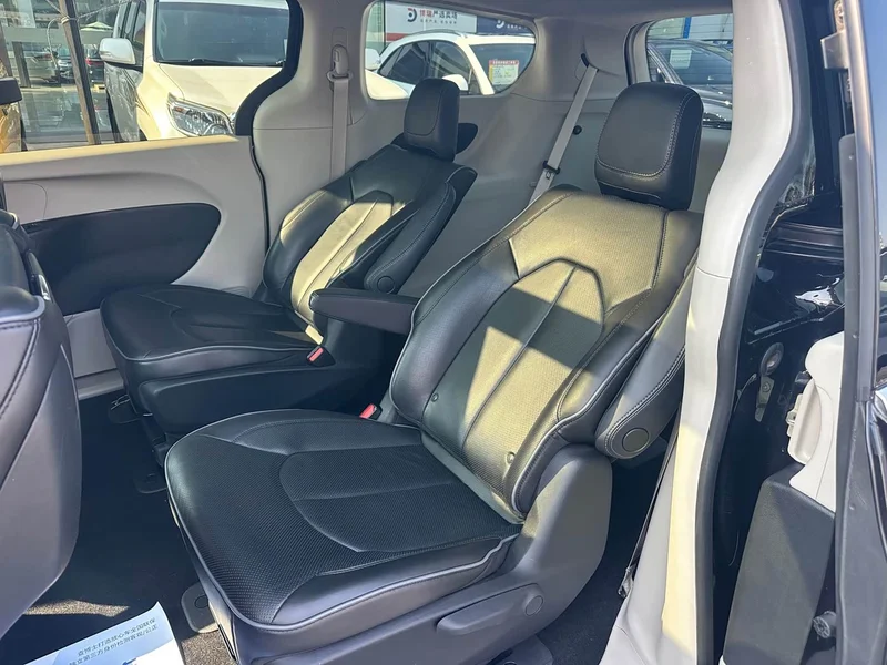 Jeep Grand Voyager — фото 13
