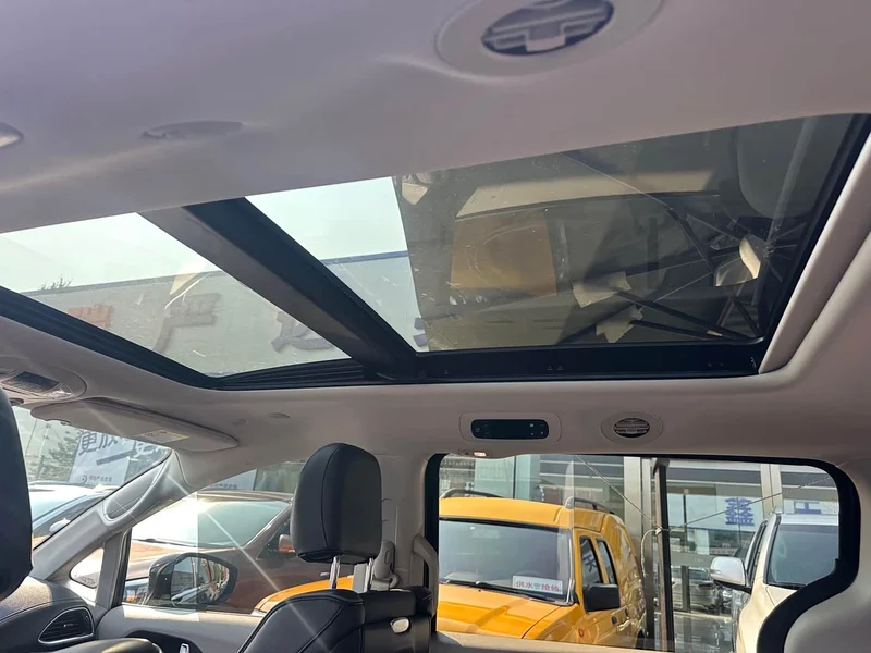 Jeep Grand Voyager — фото 15