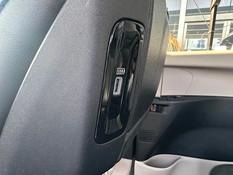 Jeep Grand Voyager — фото 20