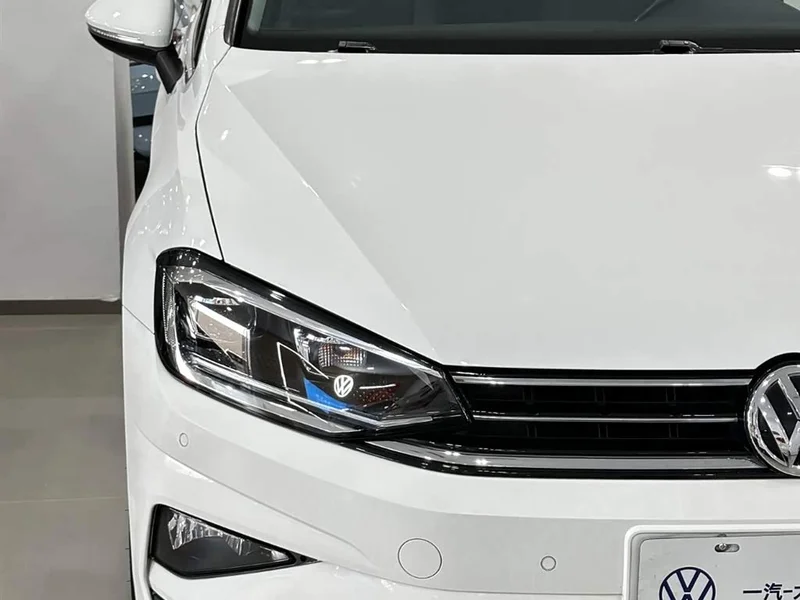 Volkswagen Golf — фото 13