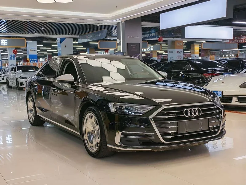 Audi A8 — фото 3