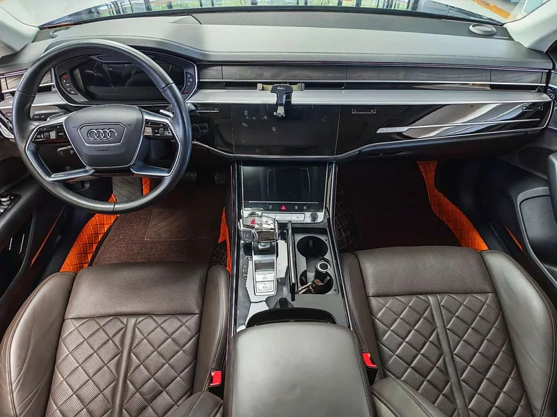 Audi A8 — фото 5