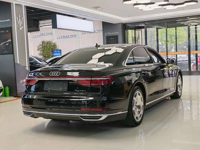 Audi A8 — фото 7