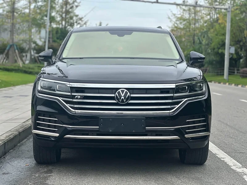 Volkswagen Touareg — фото 2