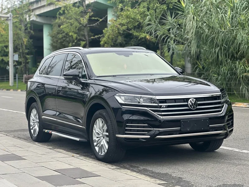 Volkswagen Touareg — фото 3