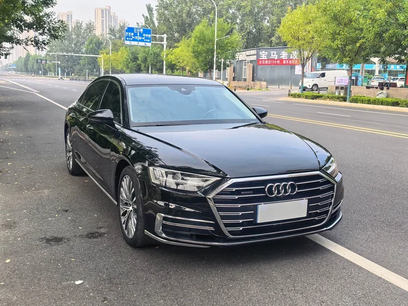 Audi A8 — фото 3