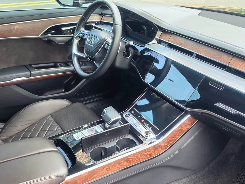 Audi A8 — фото 9