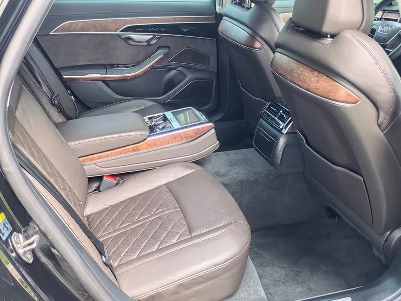 Audi A8 — фото 10