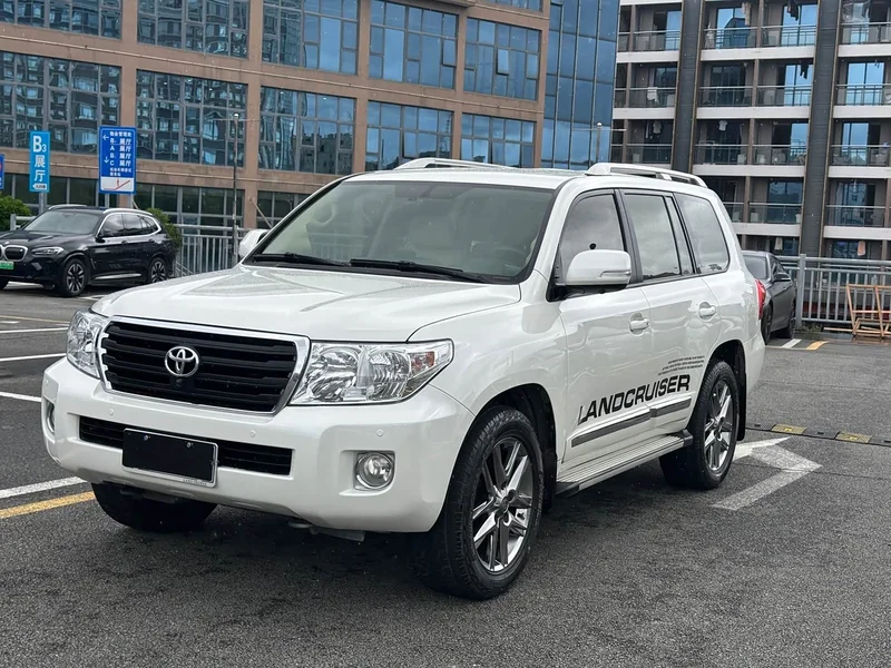 Toyota Land Cruiser (Imported) — фото 1