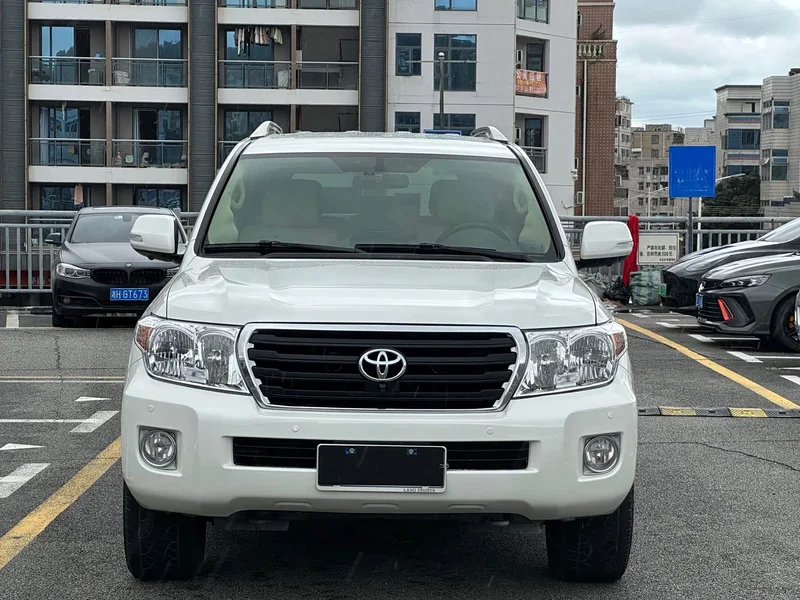 Toyota Land Cruiser (Imported) — фото 2