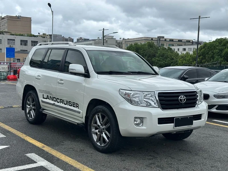 Toyota Land Cruiser (Imported) — фото 3