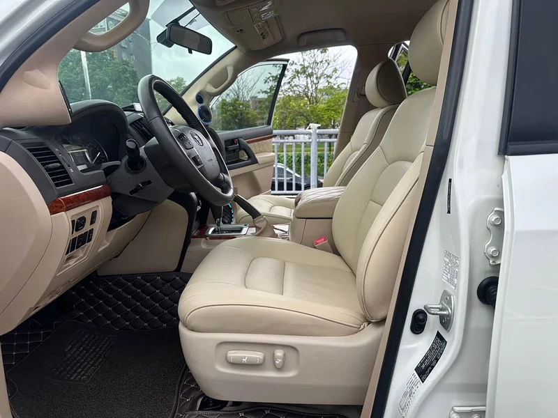 Toyota Land Cruiser (Imported) — фото 4